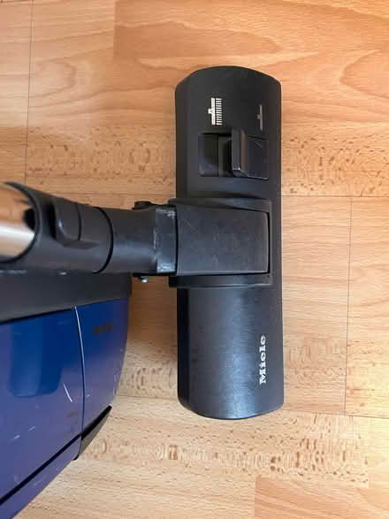 Photo of free vacuum (Chiswick W4 near High Road) #4