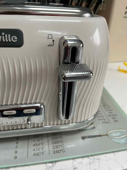 Photo of free Breville 4 Slice Toaster, Beige, Fully Working (Chalker's Corner TW9) #2