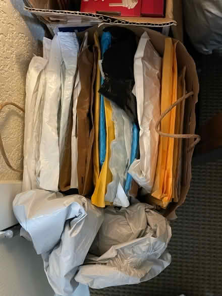 Photo of free Bubble mailers (Avenida Cesar and University) #1