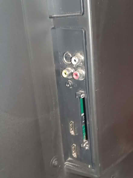 Photo of free Old Onn AO37ZID 37 inch LCD TV - HD capable, 2 HDMI inputs (Leith EH6) #2