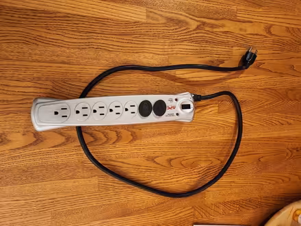 Photo of free 7 Outlet Powerstrip (Bowie) #1