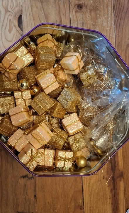 Photo of free Xmas decs (Malvern WR14) #2