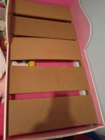 Photo of free Toddler bed Disney princess with mattress (Lindale LA11) #3