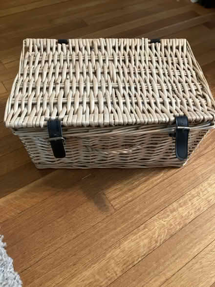 Photo of free Wicker hamper/picnic basket (Brighton BN1) #1