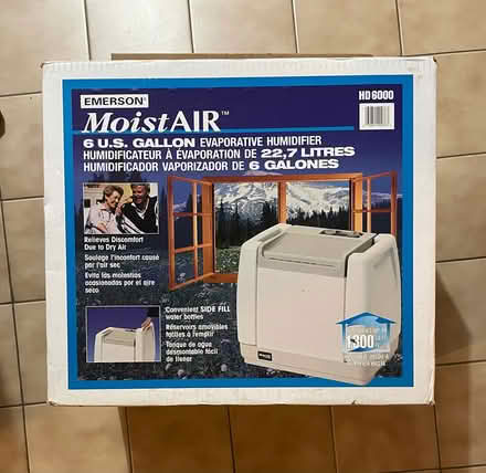 Photo of free Humidifier, tabletop (Bloor Lansdowne) #2