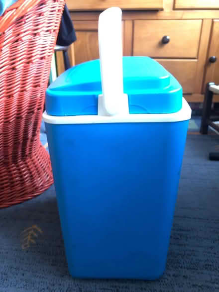 Photo of free Cool box (Tilekiln TN38) #2