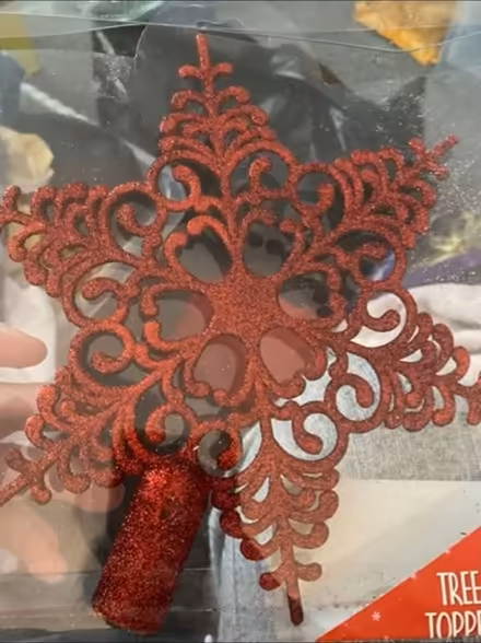 Photo of free Red star tree topper (Winsford CW7) #1