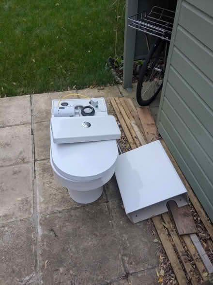 Photo of free Toilet (SE21) #2