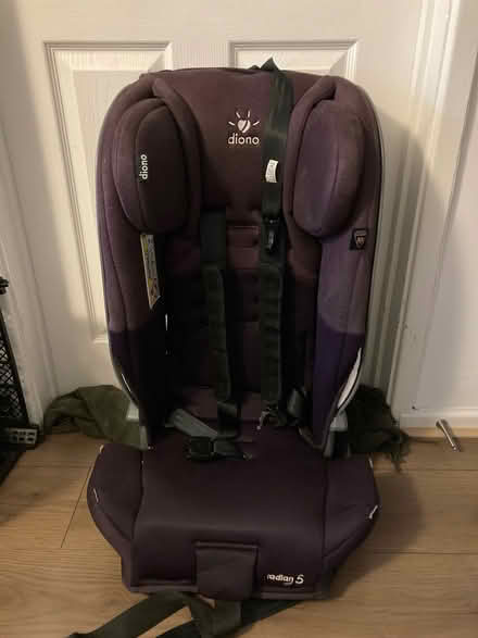 Photo of free Car seat diono (Splott CF24) #1