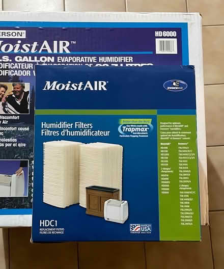 Photo of free Humidifier, tabletop (Bloor Lansdowne) #3