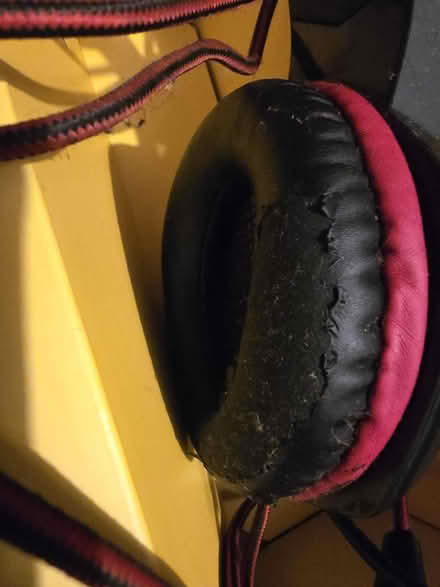 Photo of free Gaming headset ,7.1 surround sound (Luton, Stopsley) #3