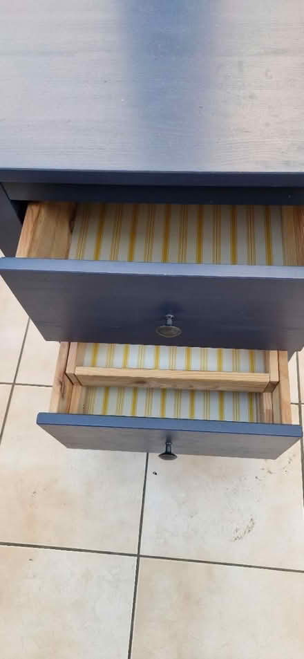 Photo of free Side table (Se16 4dr) #2