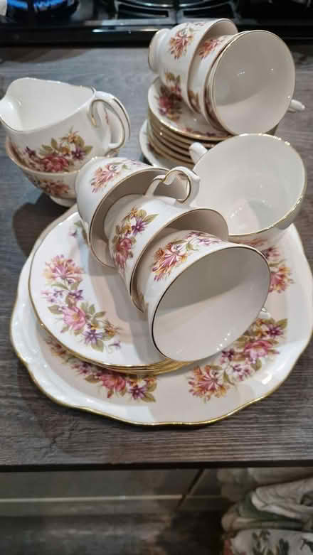 Photo of free China Colclough (Horsham Station) #2
