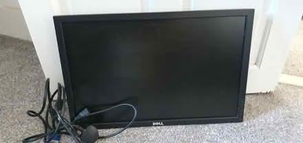Photo of free 27" & 22" Dell monitors (Plaistow E13) #3