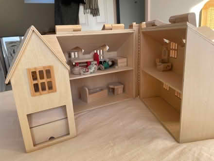 Photo of free Doll’s House (Leytonstone E11) #2