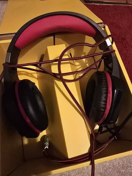 Photo of free Gaming headset ,7.1 surround sound (Luton, Stopsley) #2