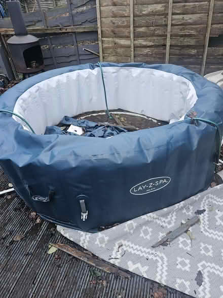 Photo of free Lay - Z - Spa Milan (Bearwood, B66) #1