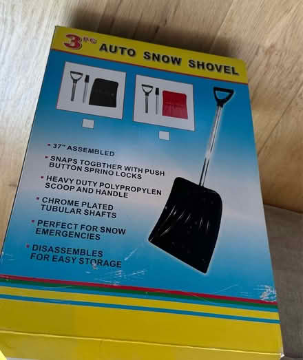 Photo of free Snow shovel (Ealing W5) #1