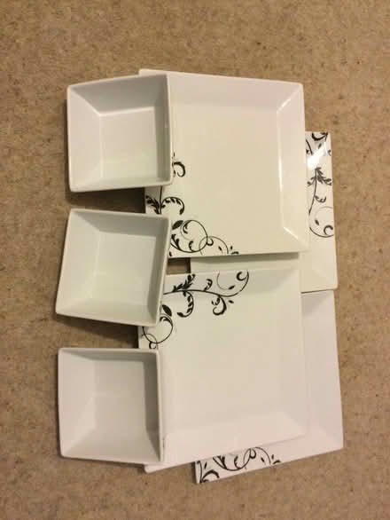 Photo of free Dinner plates and dishes (Bitterne southampton) #1