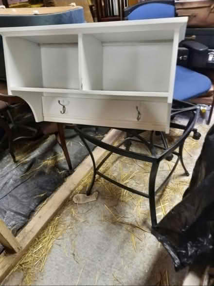 Photo of Small hanging wall shelf (D8 area) #1