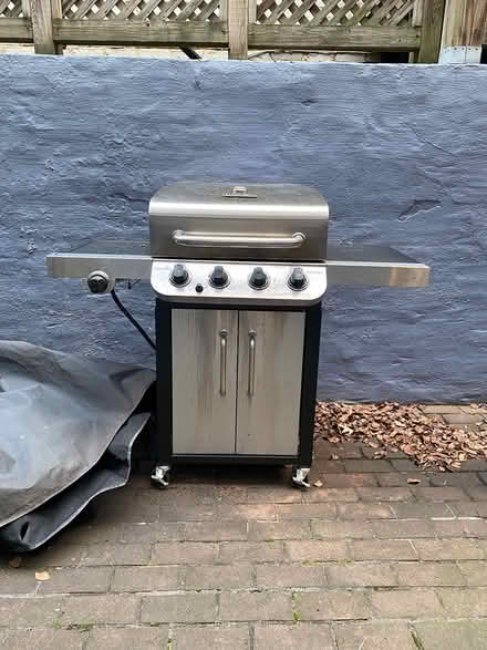 Photo of free Char-Broil 4-burner Gas Grill (Dupont Circle) #1