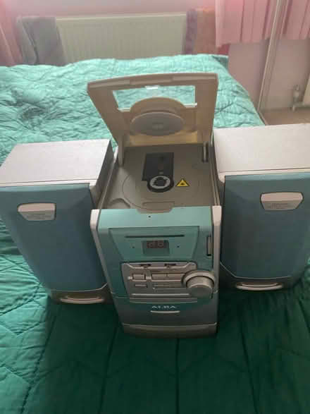 Photo of free Cd/ cassette player (B29) #4