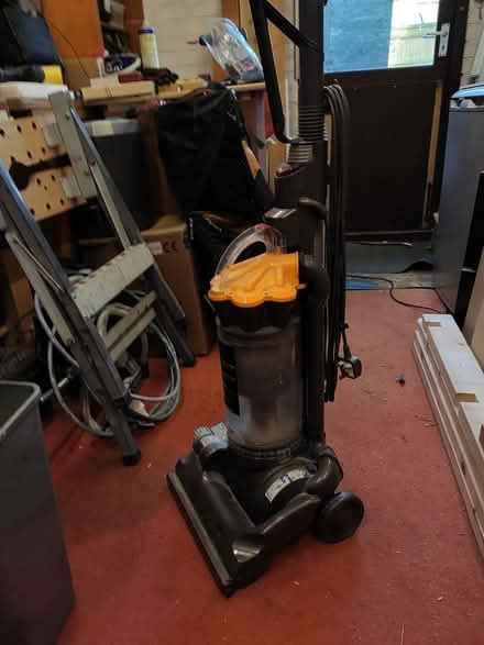 Photo of free dyson dc33 upright vacuum (Thorney Leys OX28) #1