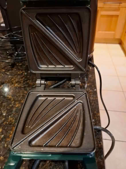Photo of free Small sandwich toaster (Wethersfield CM7) #1