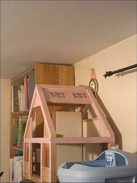 Photo of free Dolls house (Stamford Hill estate N16 6RL) #1