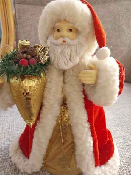 Photo of free Father Christmas tree topper 11" high (KGH area NN16) #2