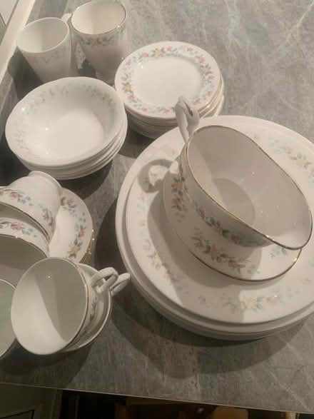 Photo of free Dinner set (Lunts Heath WA8) #2