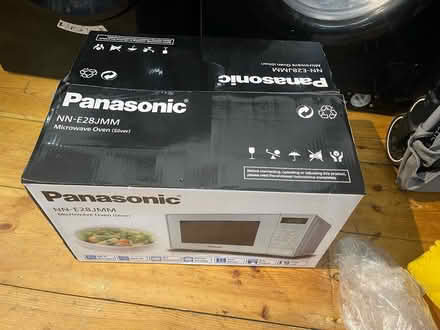 Photo of free DEAD Panasonic microwave READ ADD (Aldgate E1) #1