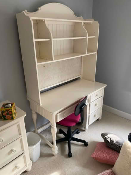 Photo of free Desk (Near Hudson line) #1