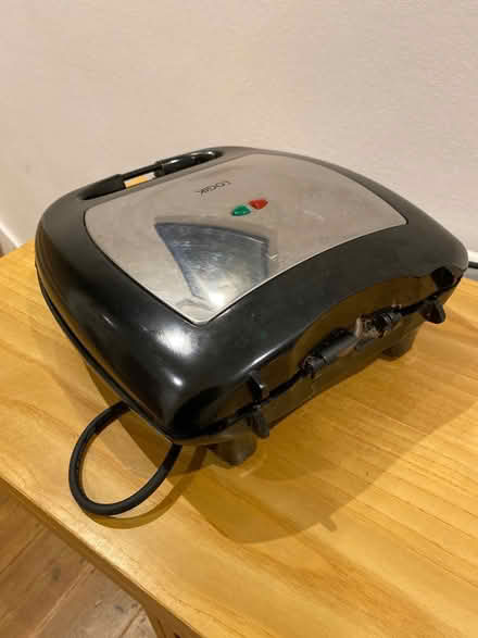 Photo of free Logic Sandwich toaster (Merton Park SW19) #4