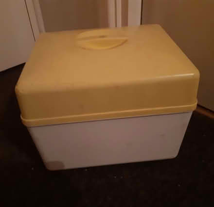 Photo of free Vintage Plastic Bread Bin (Norton Canes WS11) #2