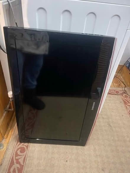 Photo of free Samsung tv (Aldgate E1) #1