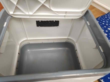 Photo of free Enclosed cat litter tray (Upper Walthamstow E17) #3