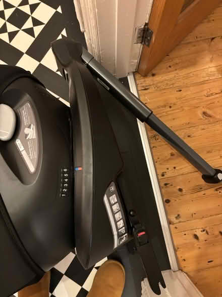 Photo of free Joie i-spin car seat (Canton CF5) #3