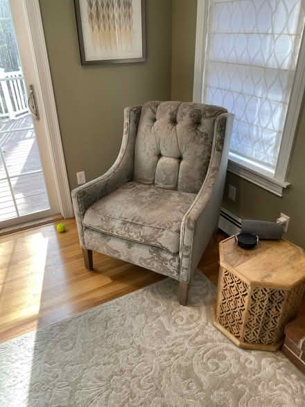 Photo of free Chair (Near Hudson line) #1