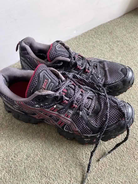Photo of free Paint splattered trainers (Blacklands TN34) #1