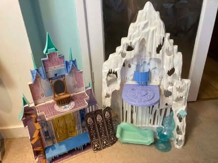 Photo of free 'Frozen Castle' and a few bits of 'furniture' (Harrogate HG1) #1