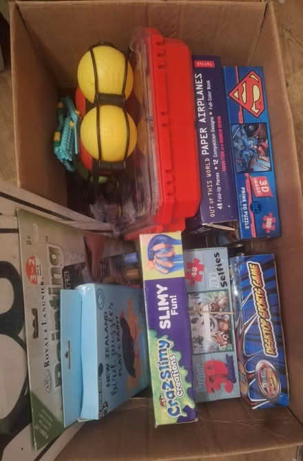 Photo of free Box of toys (GU21) #3