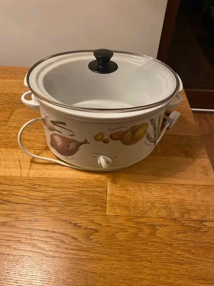 Photo of free 4.5l slow cooker (Harrogate HG2) #2