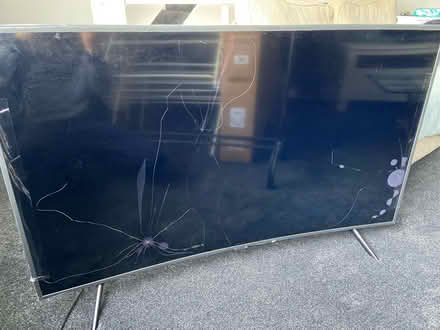 Photo of free BROKEN 55” curved Samsung TV (BR2) #2