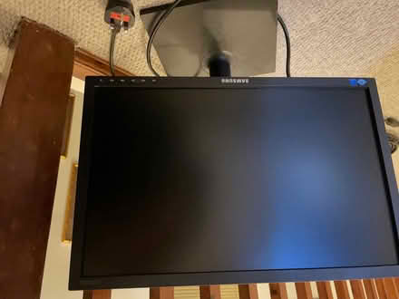 Photo of free computer screen, mouse, keyboard with connecting lead (Lexden CO3) #4