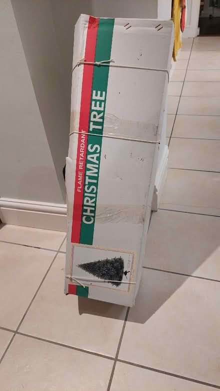 Photo of free Artificial Christmas Tree - 4.5ft (Swinford OX29) #2