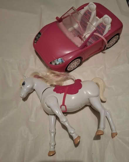 Photo of free Barbie car and horse (Hoylake CH47) #1