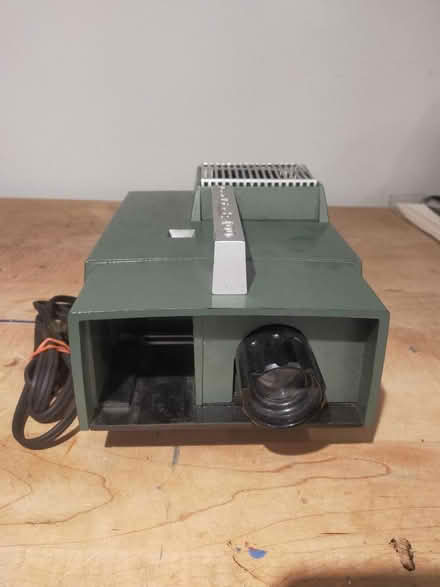 Photo of free Vintage Realist 400 Slide Projector (Christie Pits) #2
