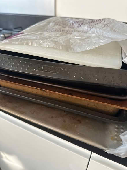 Photo of free Baking tray and chopping boards (Albert Road N22) #1
