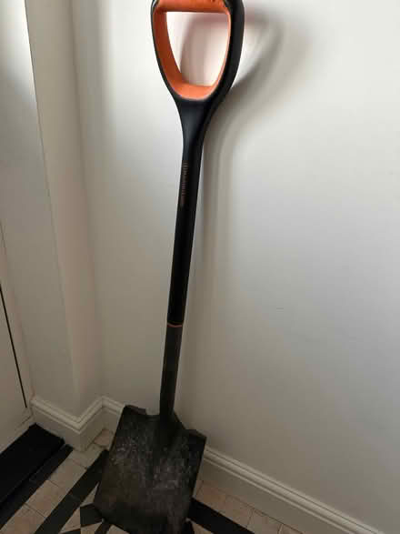 Photo of free Large shovel (Albert Road N22) #1